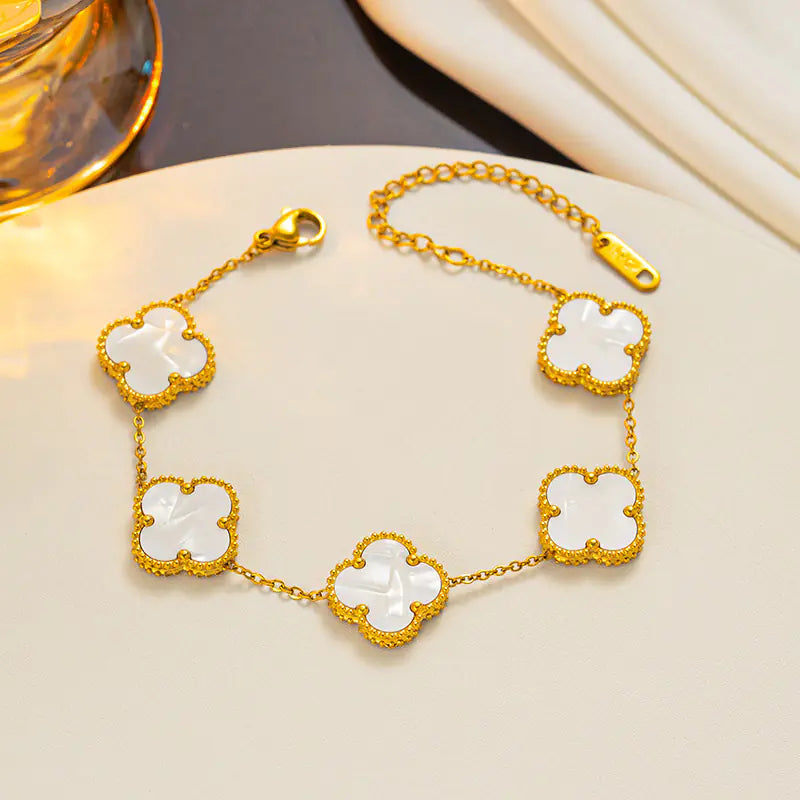 Clover Necklace